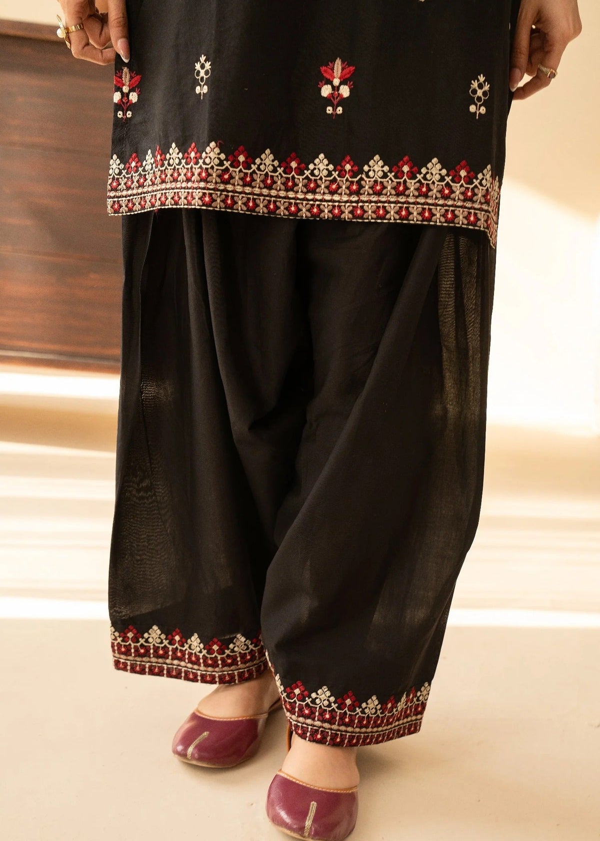 Siyah Gul – Cotton Embroidered 3PC